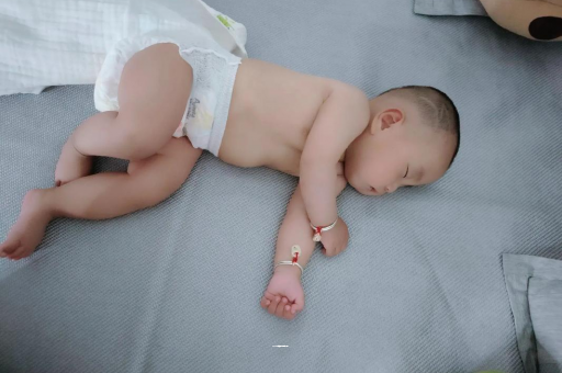 商丘几个月宝宝会抬头